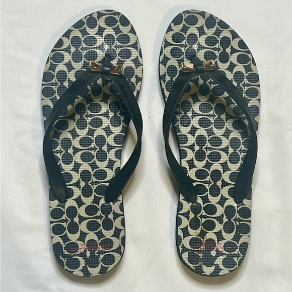 COACH Black and Cream Logo Patterned Flip Flops Sz 7.5 - Picture 1 of 7